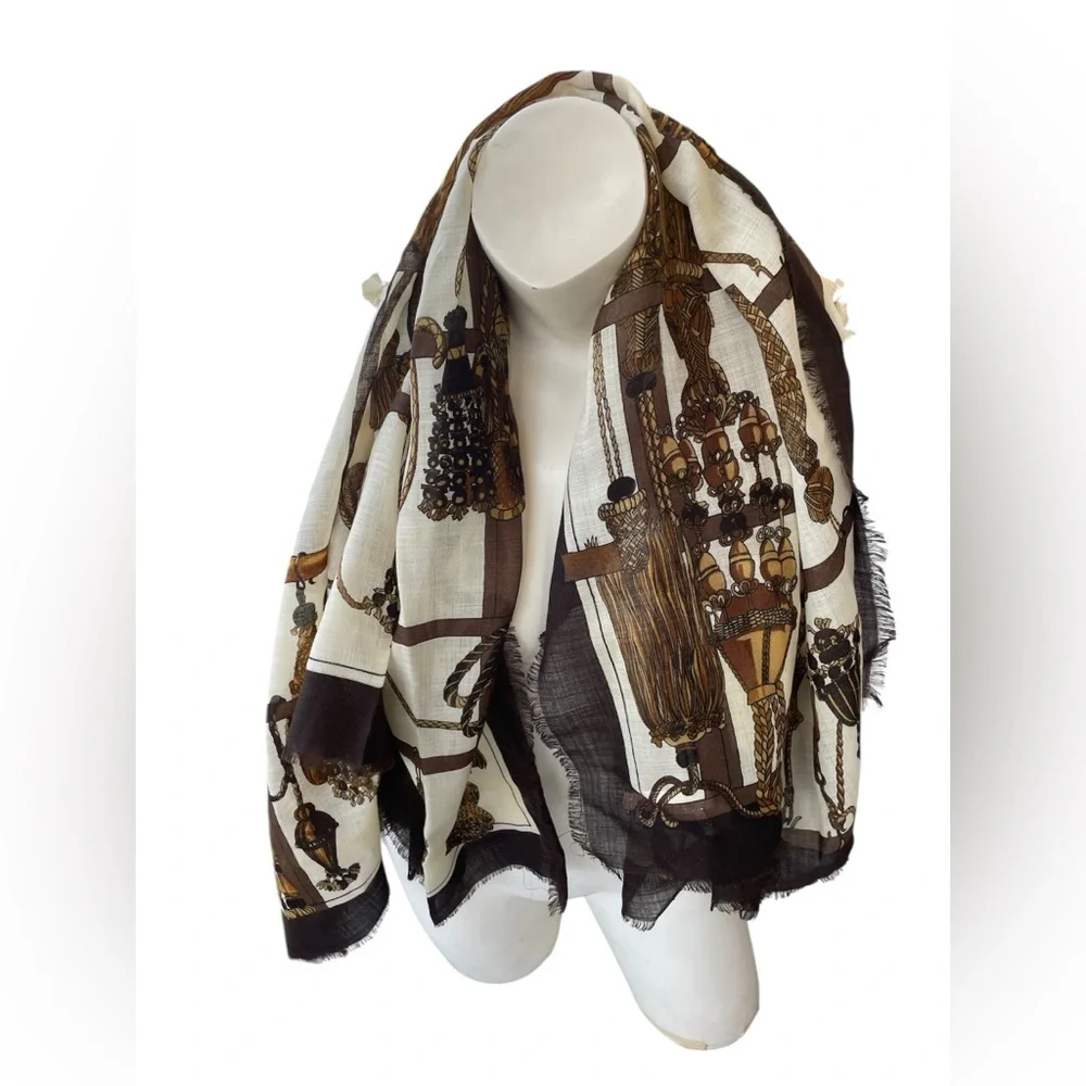 Mondi Chic Black and Cream Scarf